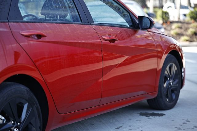 Used 2023 Hyundai Elantra SEL w/ Preferred Accessory Package image 7