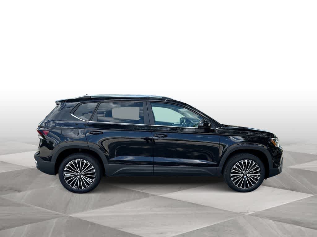 New 2026 Volkswagen Taos SE FWD image 9