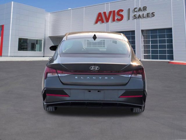 Used 2025 Hyundai Elantra SEL FWD image 7