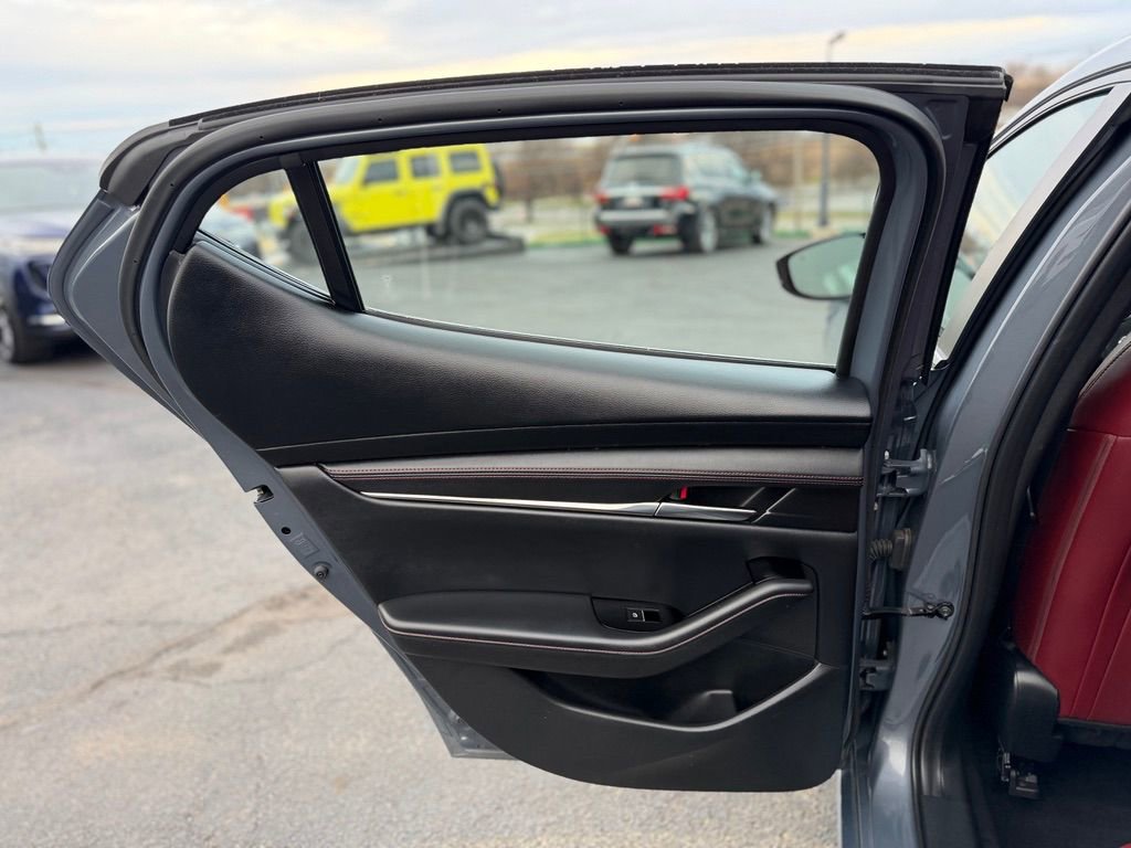 Used 2023 MAZDA MAZDA3 s image 23