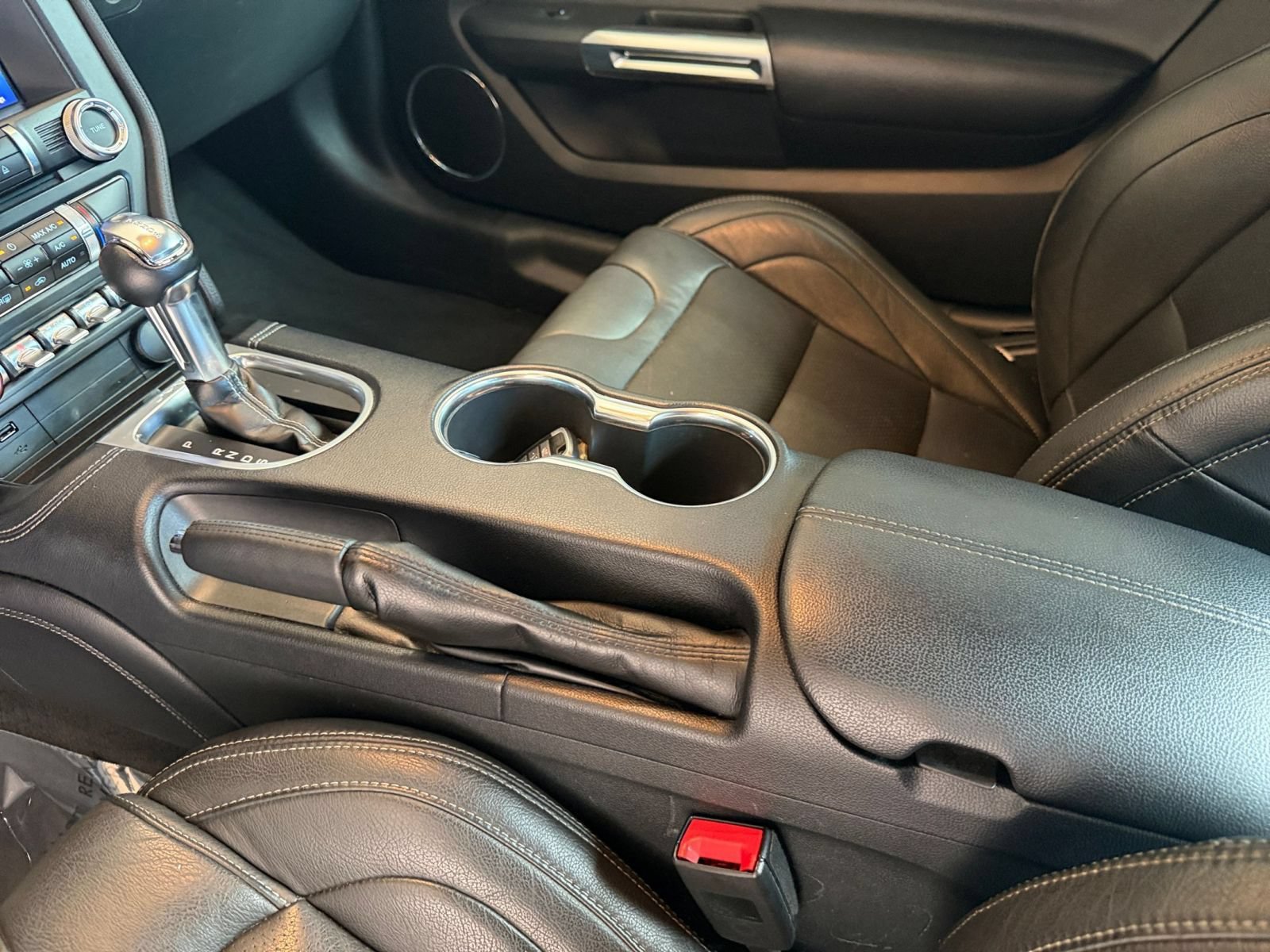 Used 2022 Ford Mustang GT Premium w/ GT Performance Package RWD image 35