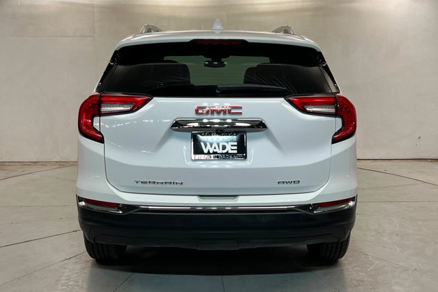 Used 2024 GMC Terrain SLT AWD/4WD image 4