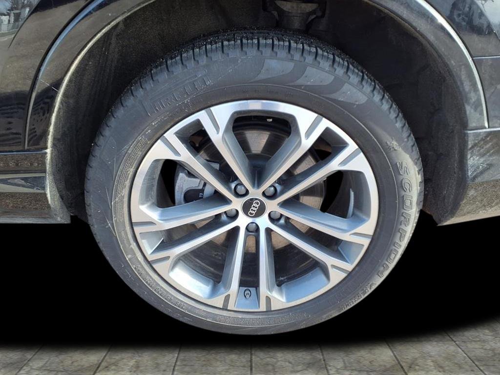 Used 2025 Audi Q7 2.0T Premium w/ Convenience Plus Package image 6
