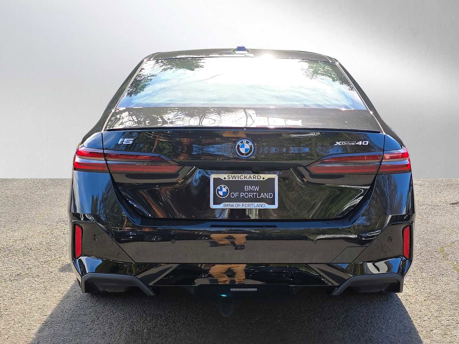 Used 2025 BMW i5 xDrive40 w/ M Sport Package image 4