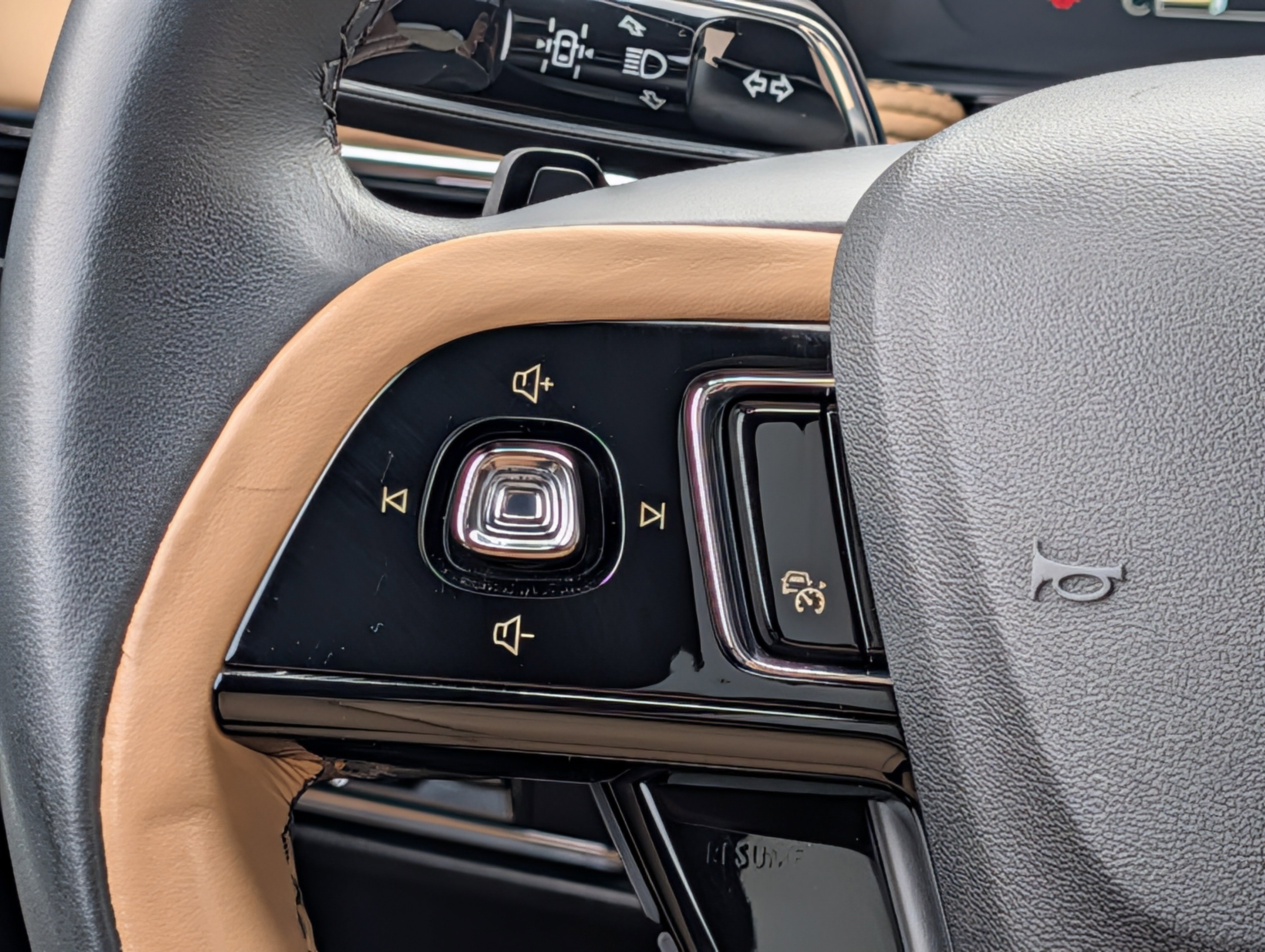 Used 2022 Lincoln Corsair Reserve w/ Equipment Group 201A image 22