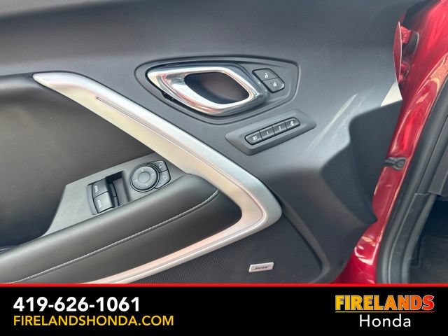 Used 2016 Chevrolet Camaro LT RWD image 17