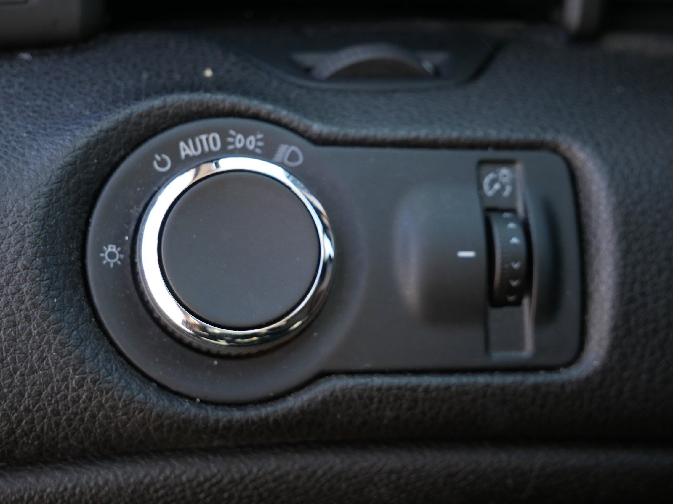 Used 2016 Chevrolet Malibu LT image 20