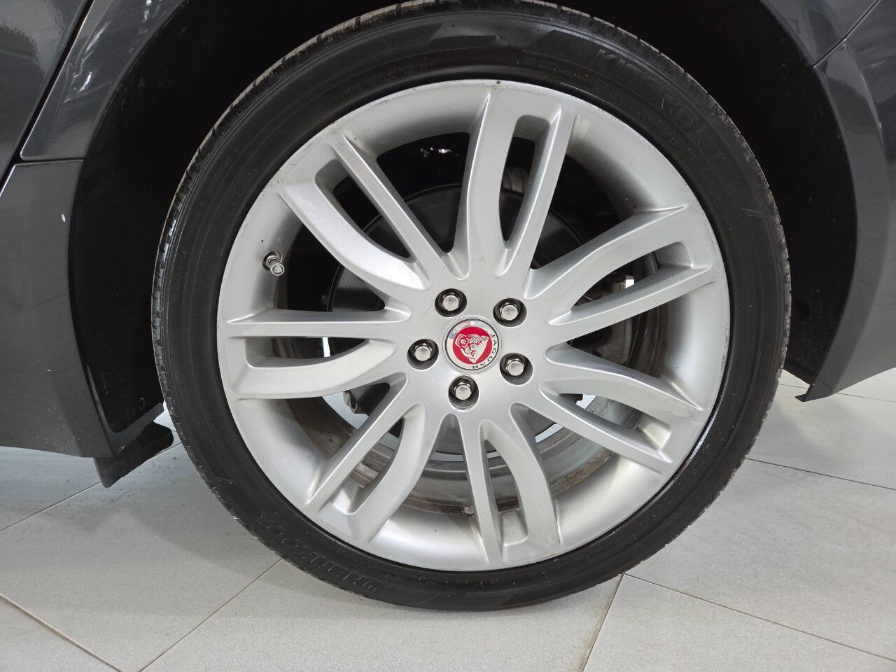 Used 2016 Jaguar XF Prestige AWD/4WD image 11