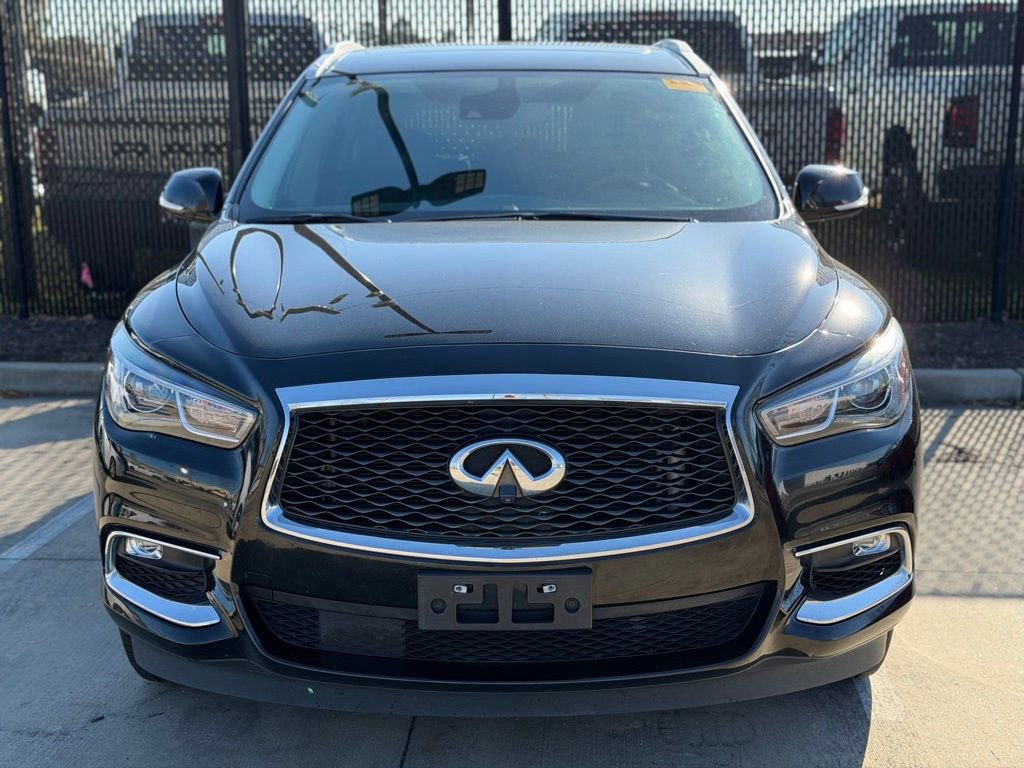 Used 2019 INFINITI QX60 Luxe w/ Essential Package image 3
