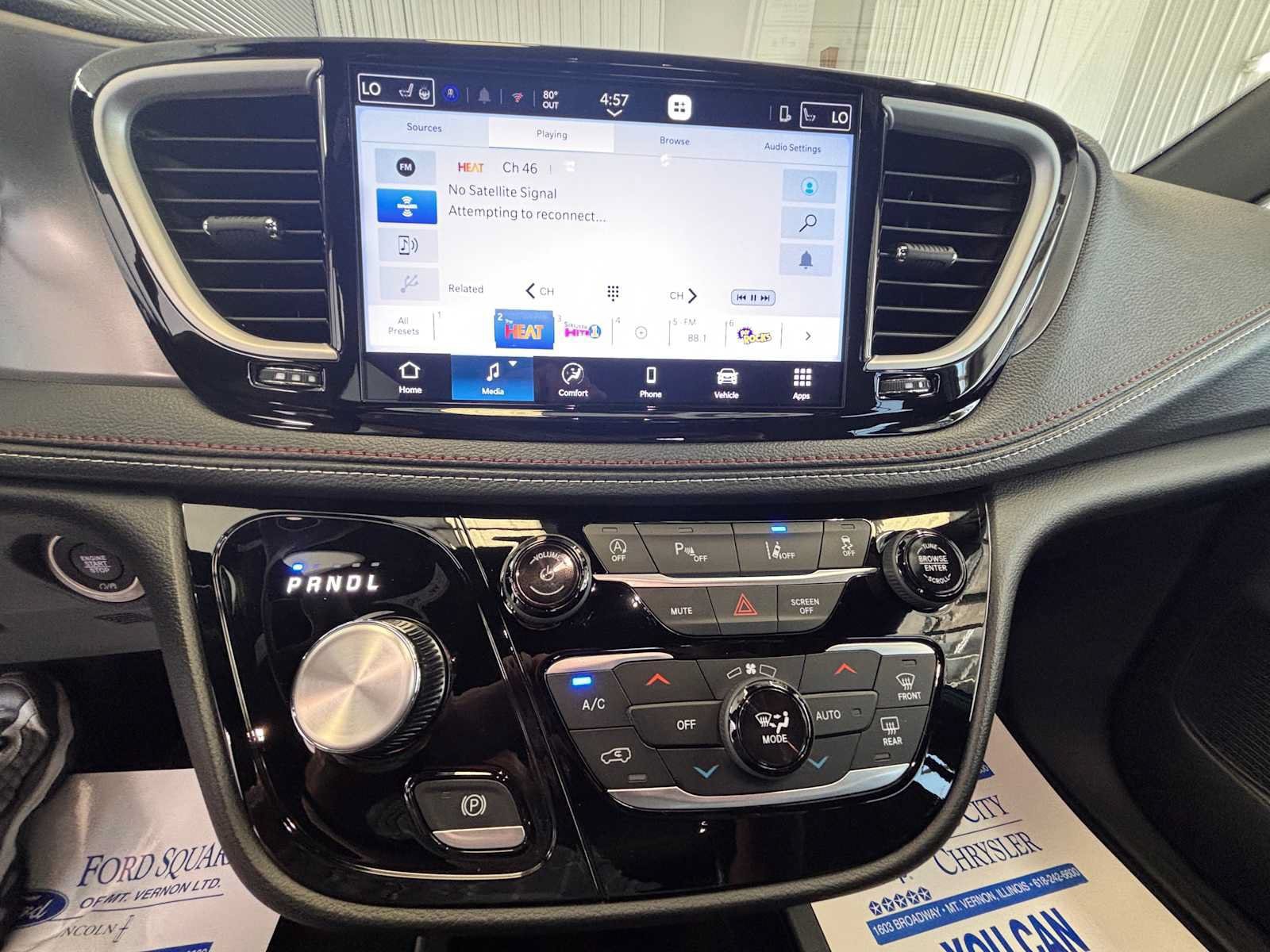 New 2027 Chrysler Pacifica Select FWD image 26