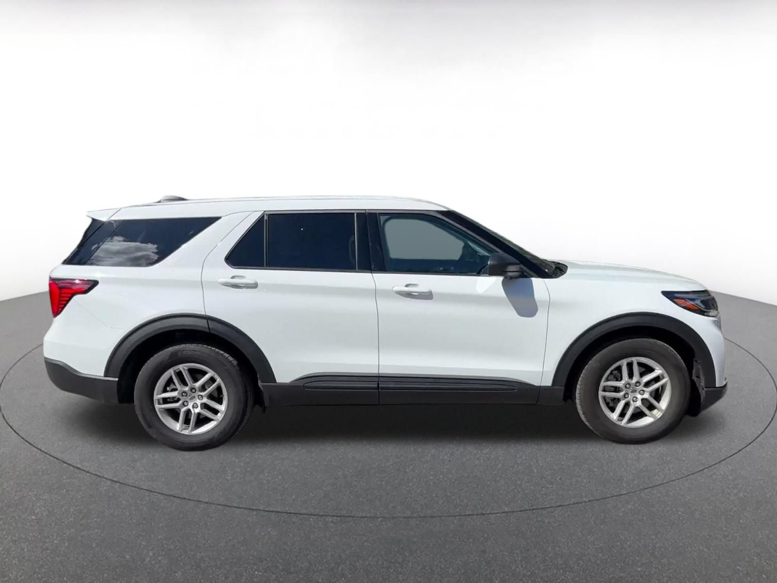 Used 2026 Ford Explorer Active RWD image 15