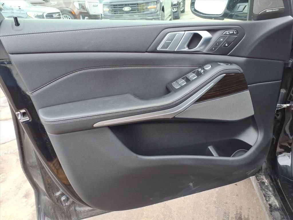 Used 2020 BMW X7 xDrive40i w/ Cold Weather Package AWD/4WD image 15