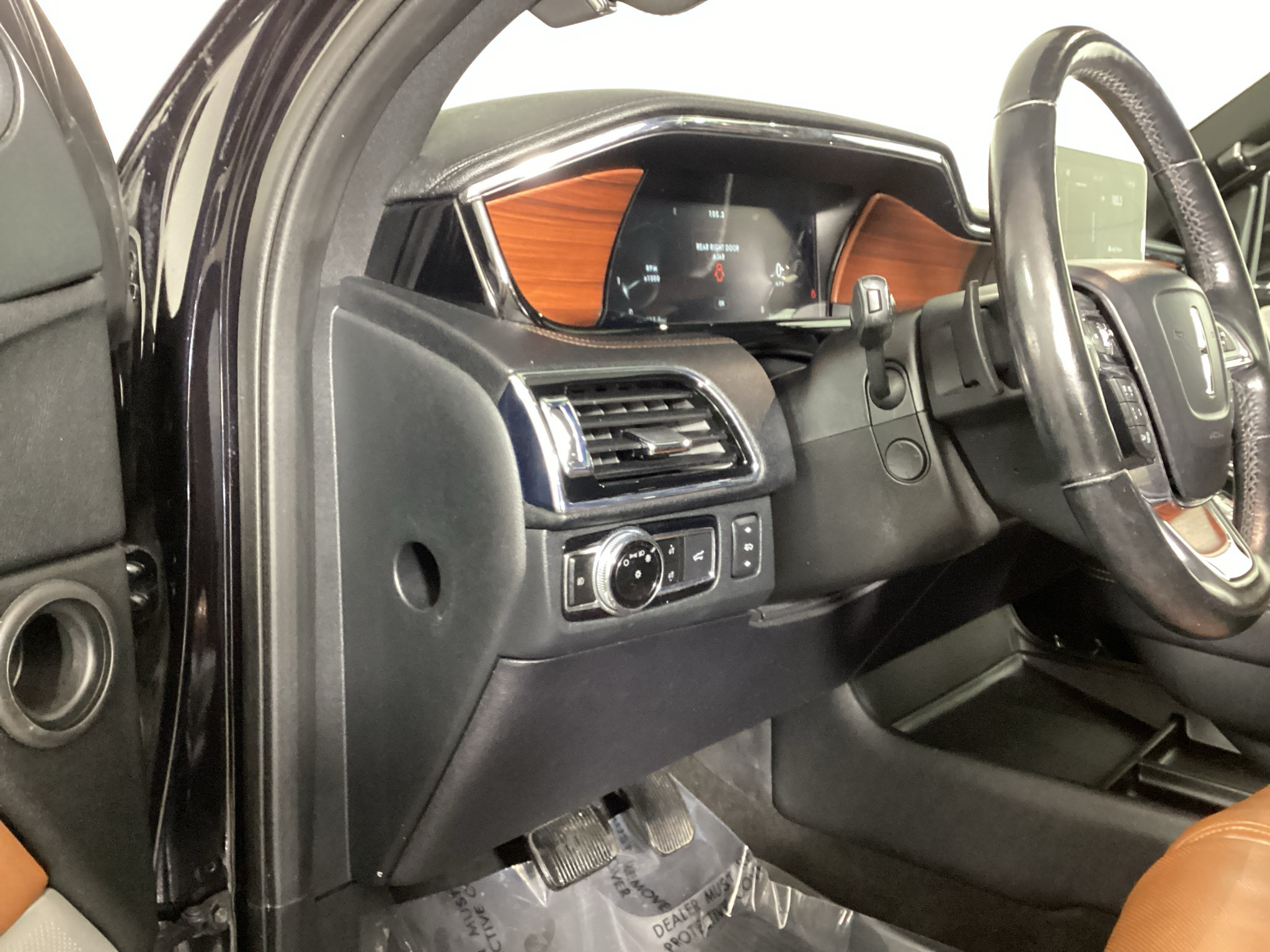 Used 2021 Lincoln Navigator L Reserve AWD/4WD image 20