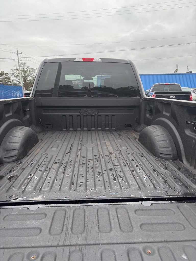 Used 2018 Ford F350 XLT w/ XLT Premium Package AWD/4WD image 5