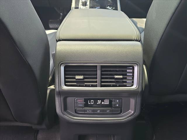Certified 2024 Volkswagen Atlas SE w/ Panoramic Sunroof Package AWD/4WD image 19