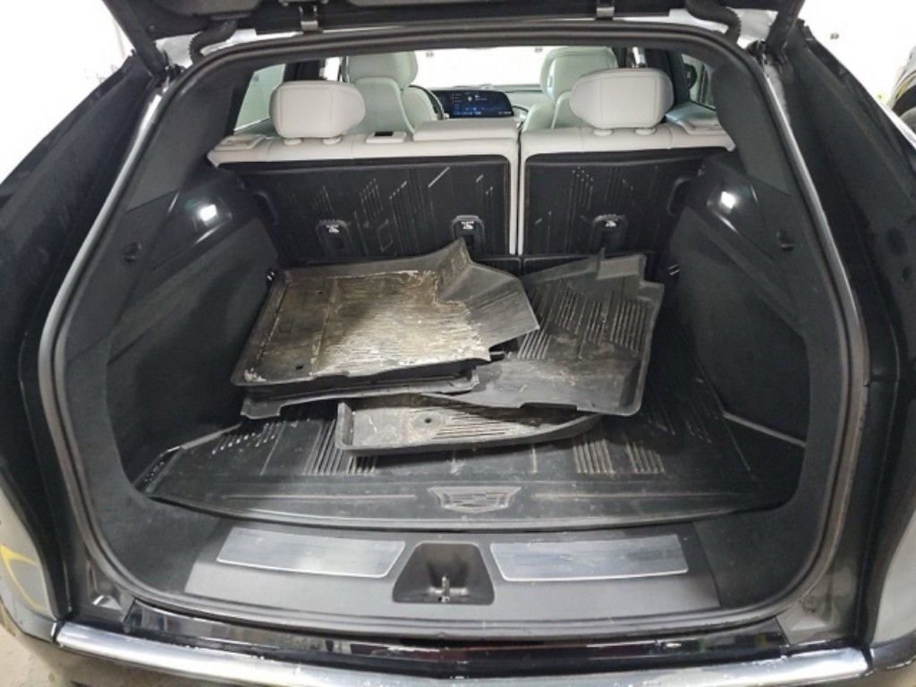 Used 2024 Cadillac Lyriq Luxury w/ LPO, Floor Liner Package AWD/4WD image 18