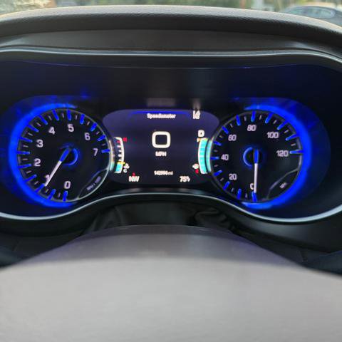 Used 2017 Chrysler Pacifica Touring-L Plus w/ Advanced Safetytec Group image 10