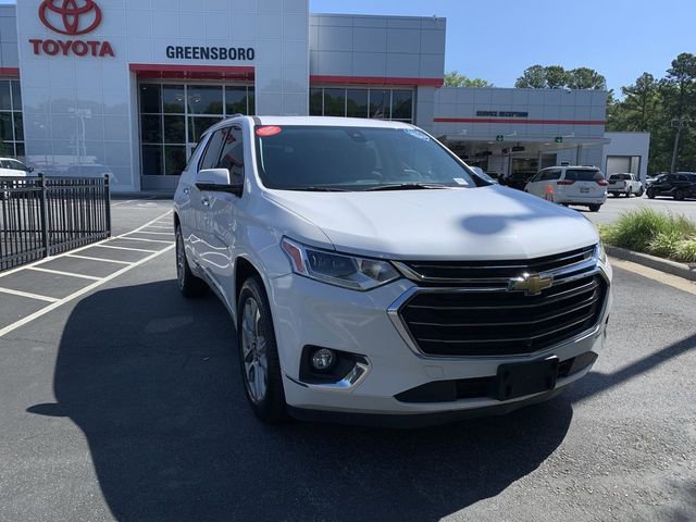Used 2020 Chevrolet Traverse Premier FWD image 2