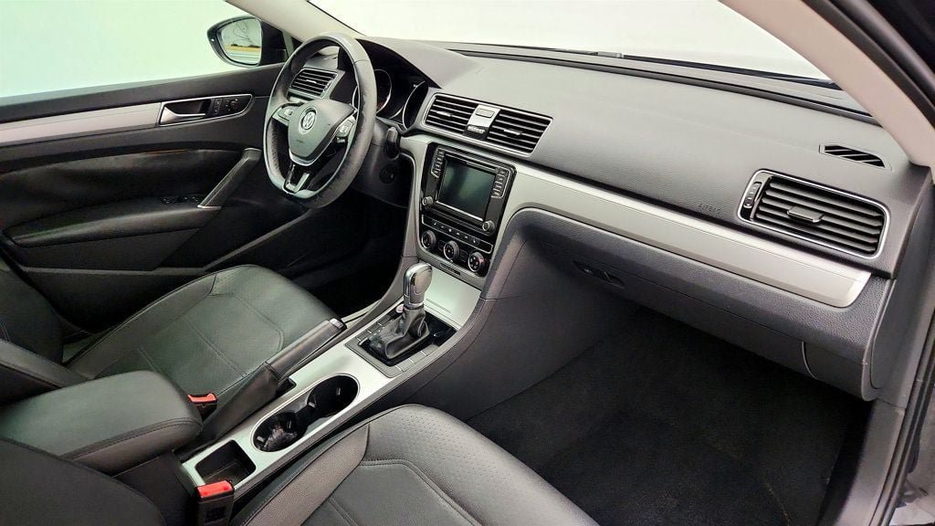 Used 2019 Volkswagen Passat 2.0T Wolfsburg w/ Wheels & Sunroof Package FWD image 23