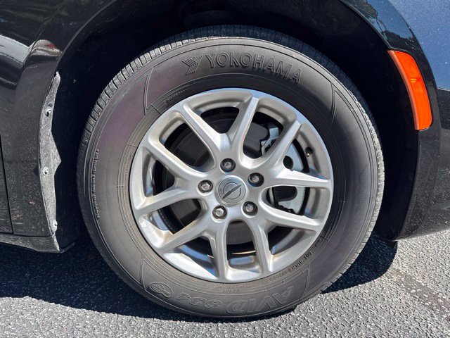 Used 2023 Chrysler Pacifica Touring-L FWD image 10