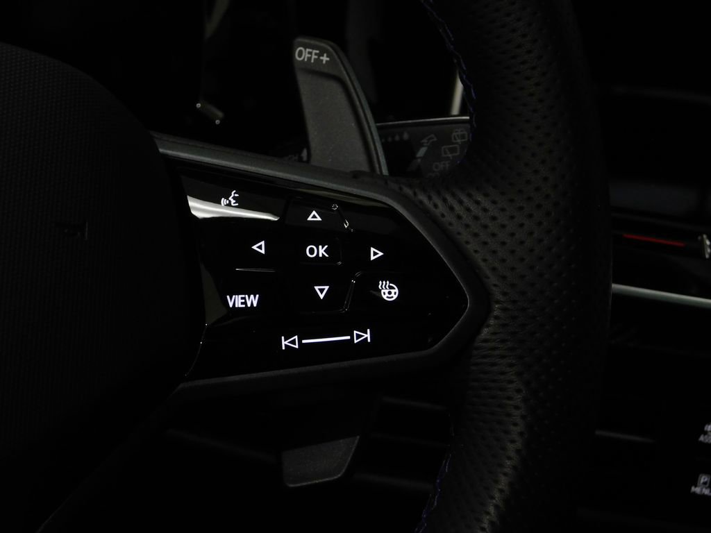 Used 2025 Volkswagen Golf R Black Edition image 46