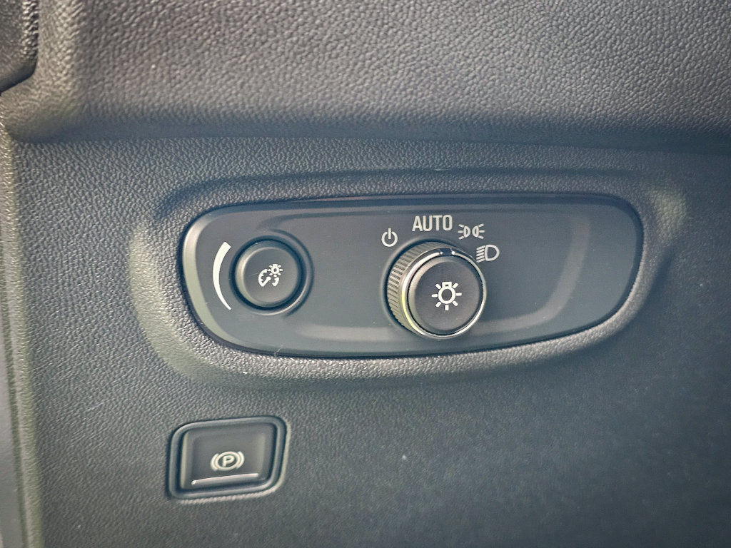 Used 2024 GMC Terrain SLE w/ Driver Convenience Package AWD/4WD image 15