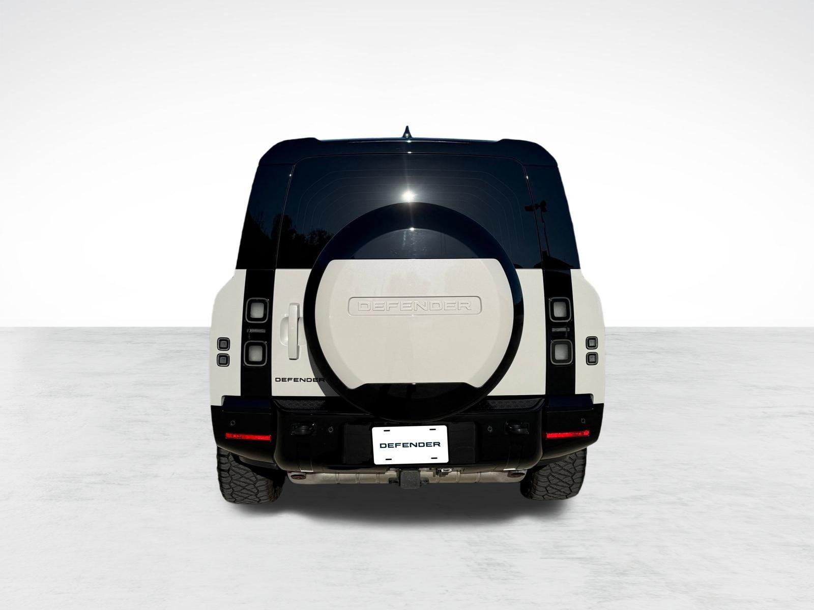 Used 2026 Land Rover Defender 130 X-Dynamic SE AWD/4WD image 9