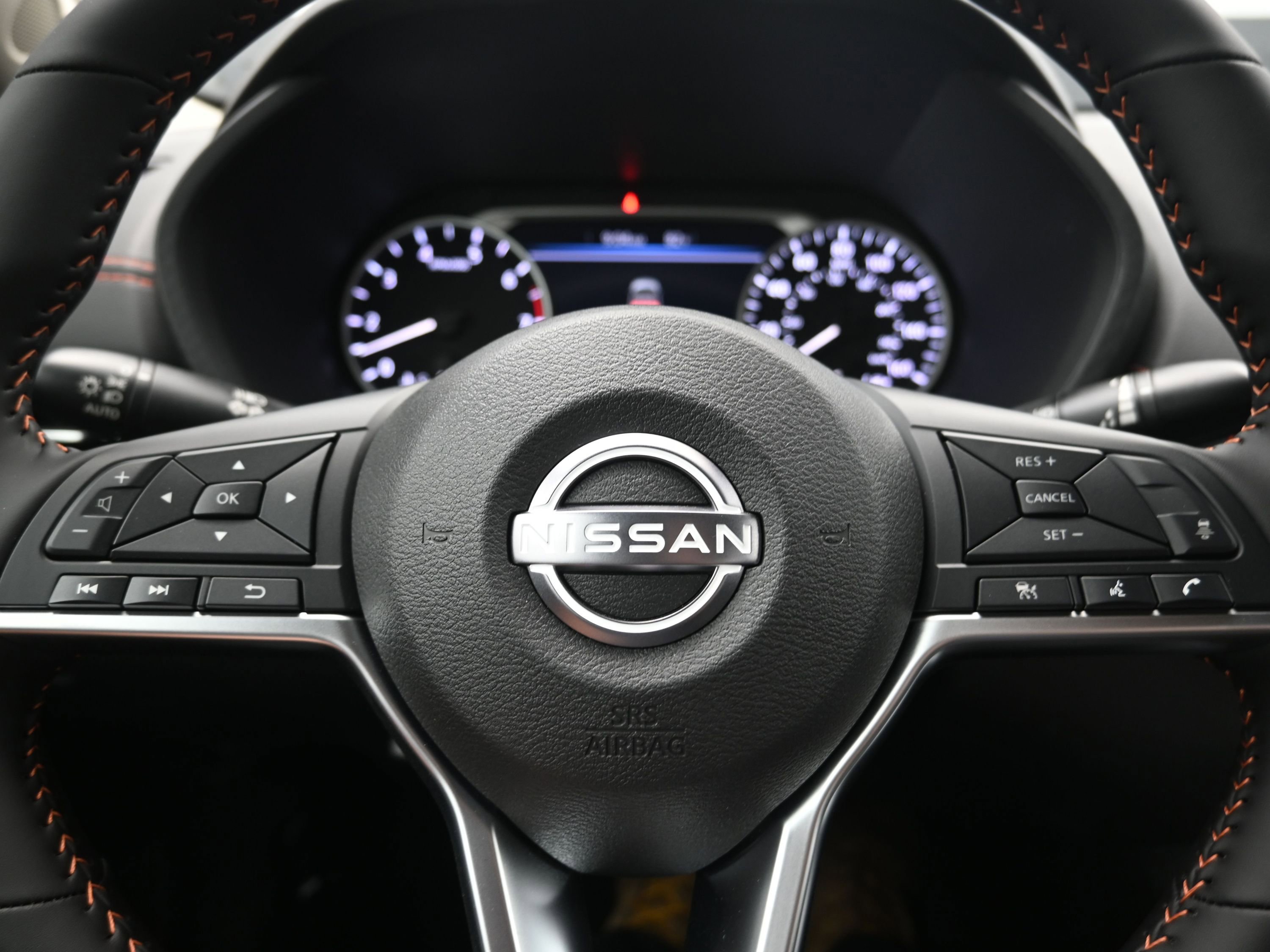 New 2025 Nissan Sentra SR w/ Midnight Edition image 14