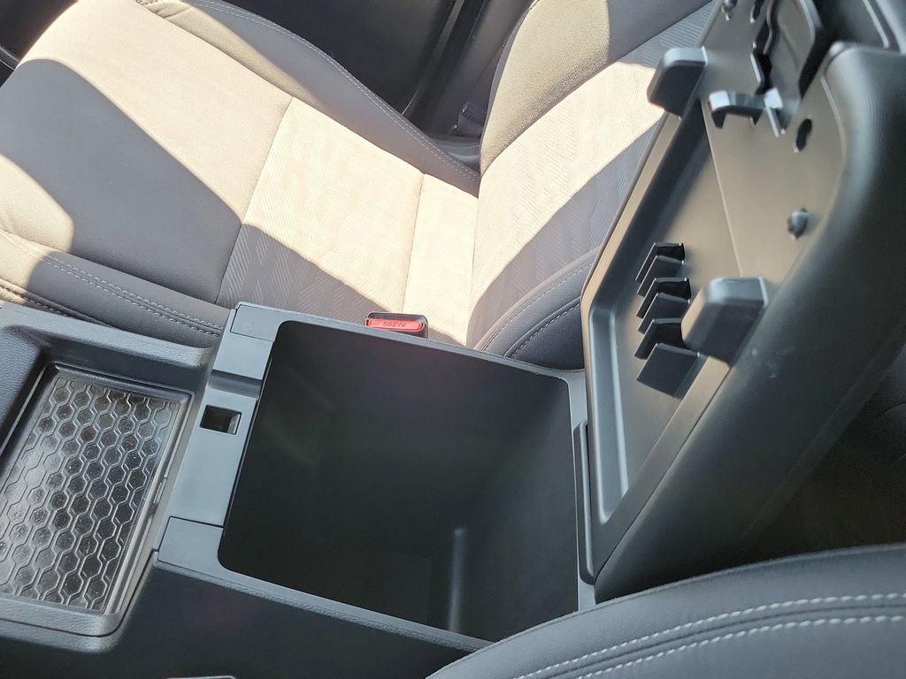 Certified 2023 Nissan Frontier SV w/ Midnight Edition Package image 32