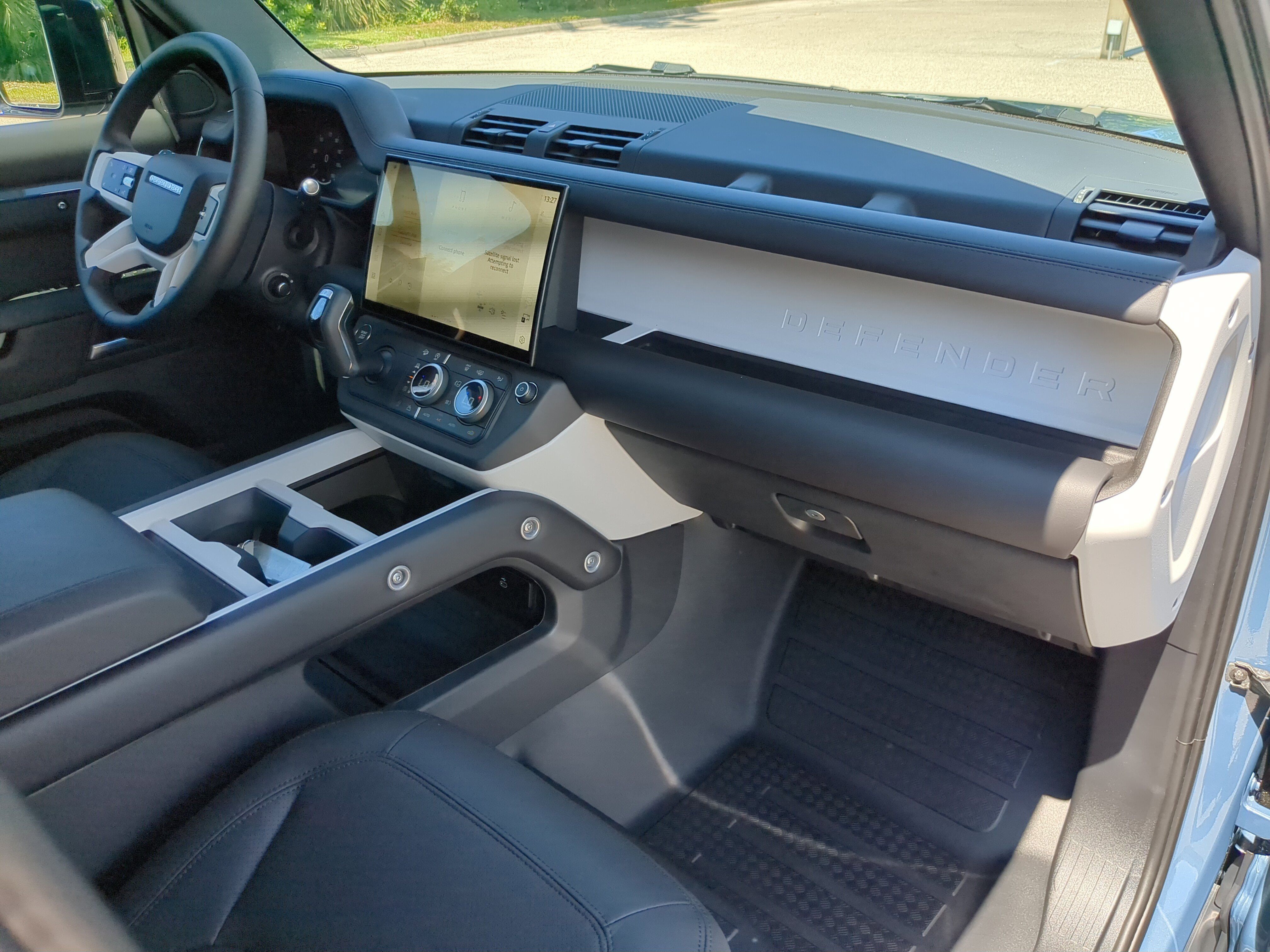 New 2026 Land Rover Defender 110 S image 11