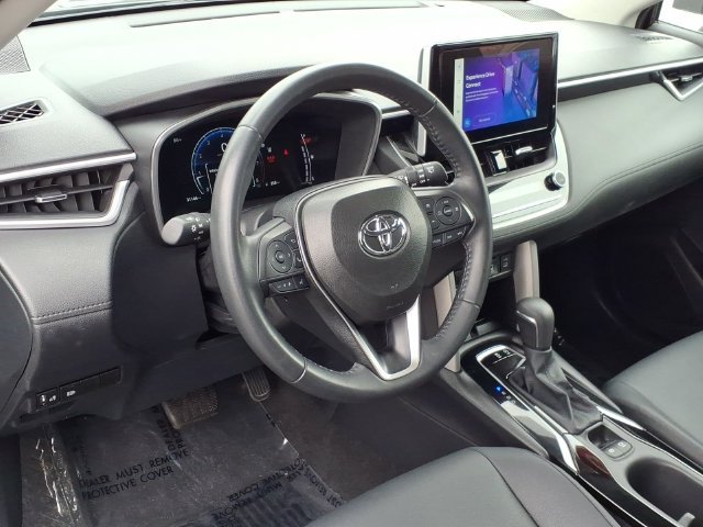 Certified 2025 Toyota Corolla Cross XLE FWD image 18