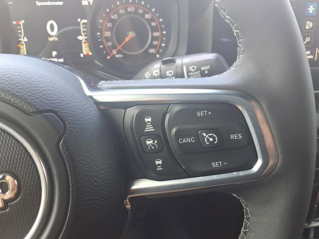 Used 2025 Jeep Wrangler Sahara image 25