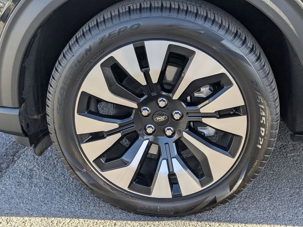 Used 2025 Ford Explorer Platinum w/ LUX Leather Package image 29