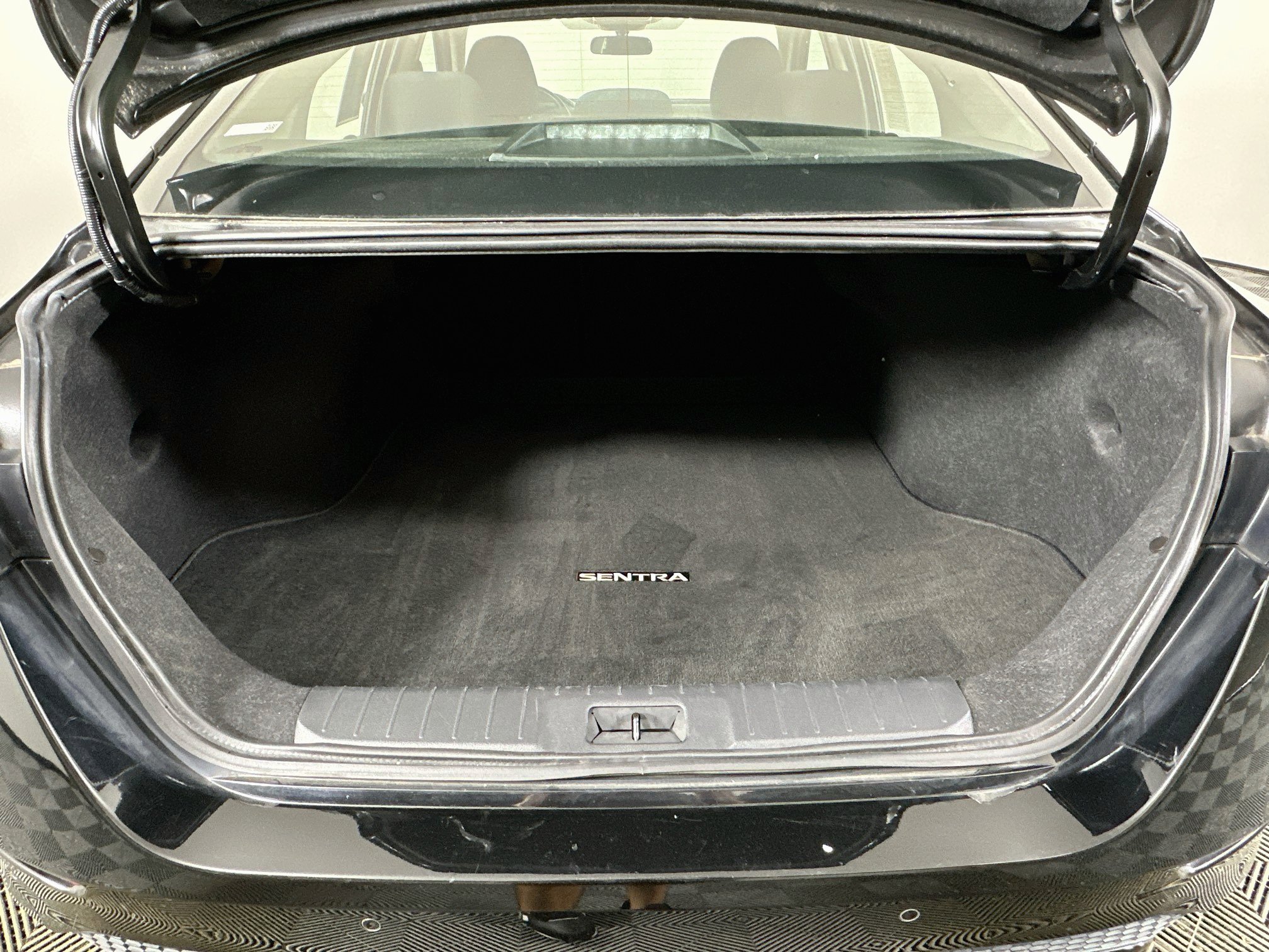 Used 2025 Nissan Sentra S FWD image 27