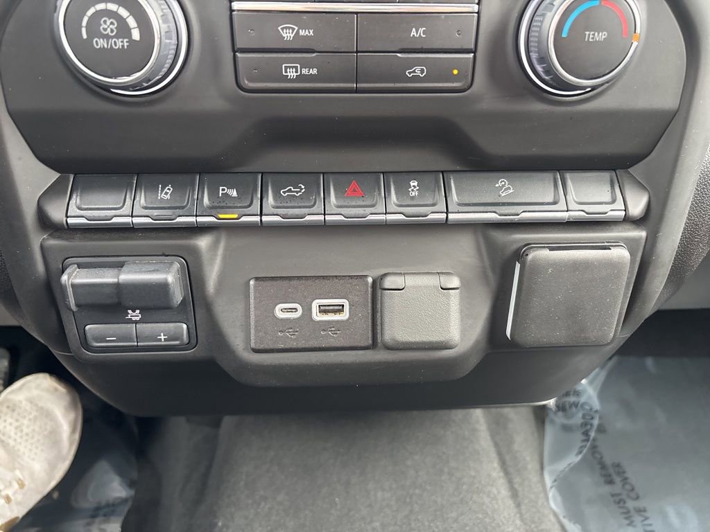 Used 2025 Chevrolet Silverado 2500 Custom w/ Custom Value Package image 28