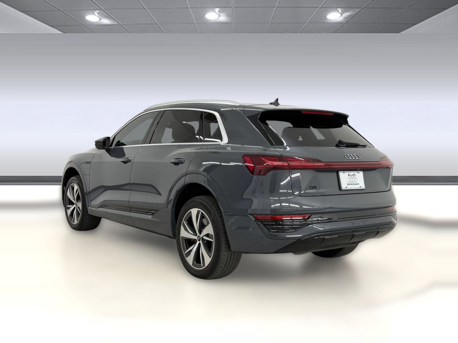 Used 2024 Audi Q8 e-tron Premium Plus w/ Premium Plus Package AWD/4WD image 3