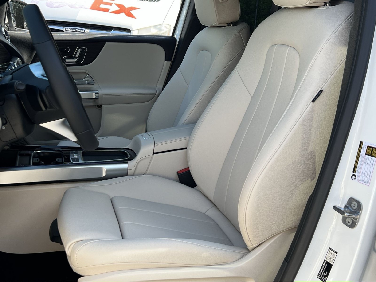 New 2026 Mercedes-Benz GLB 250 4MATIC image 18