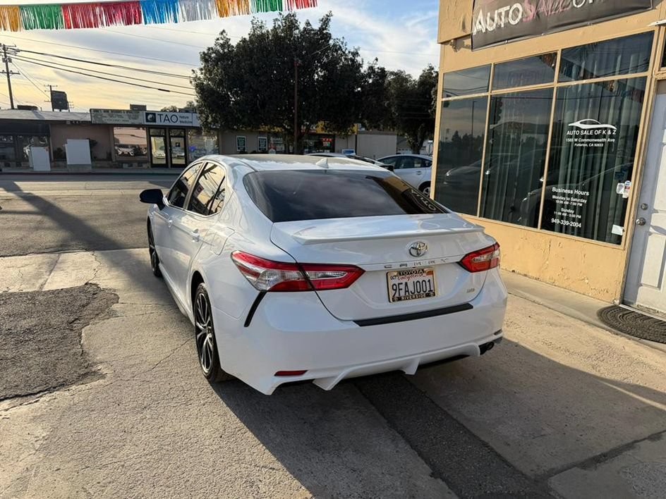 Used 2020 Toyota Camry SE FWD image 10