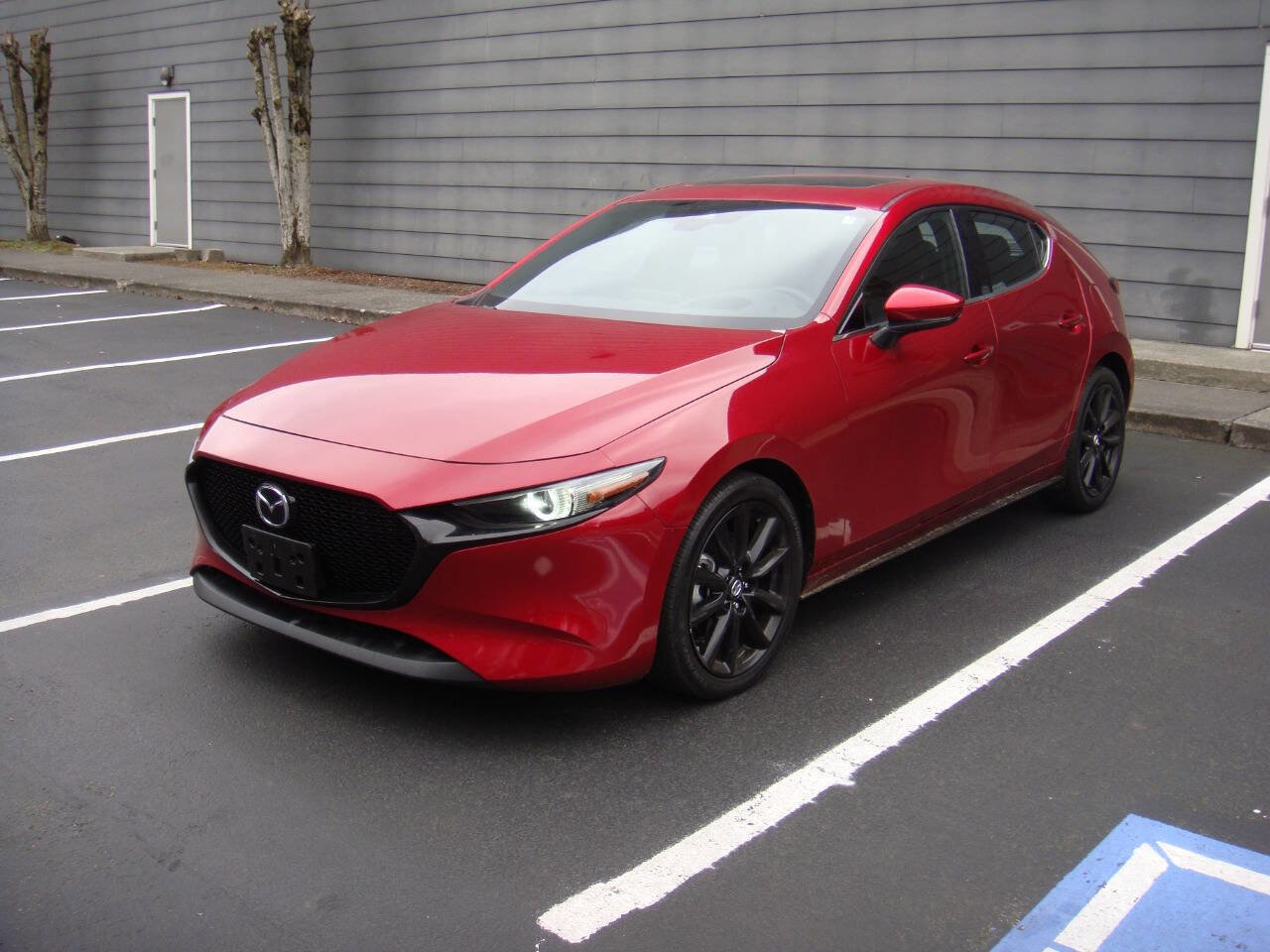 Used 2020 MAZDA MAZDA3 AWD Hatchback w/ Premium Pkg image 2