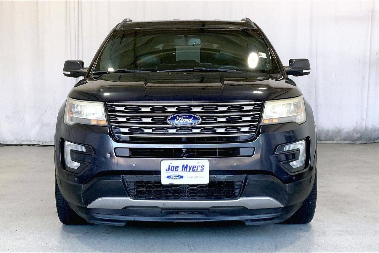 Used 2017 Ford Explorer Limited FWD image 2