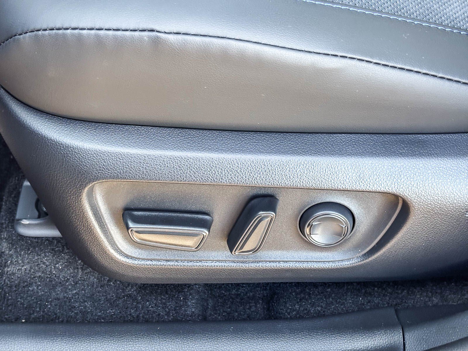 New 2026 Toyota RAV4 XSE AWD/4WD image 23