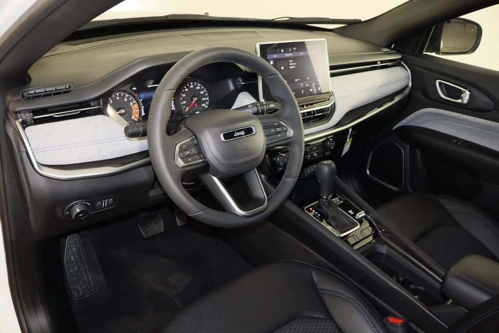 New 2024 Jeep Compass Latitude image 26