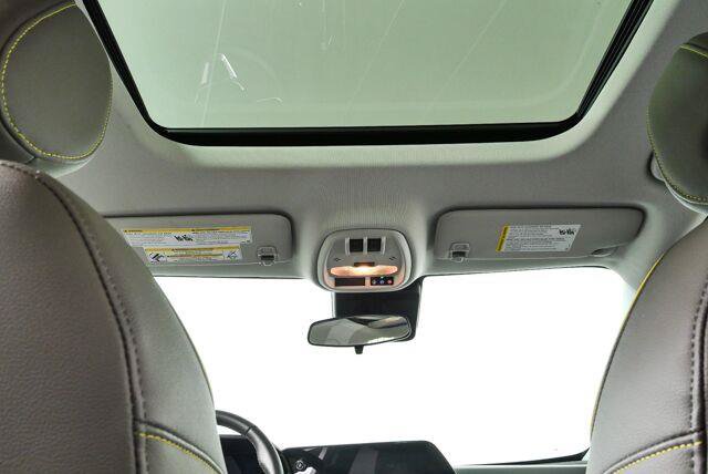 Certified 2025 Chevrolet Trax ACTIV w/ Sunroof Package FWD image 22