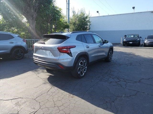 Certified 2025 Chevrolet Trax RS FWD image 7