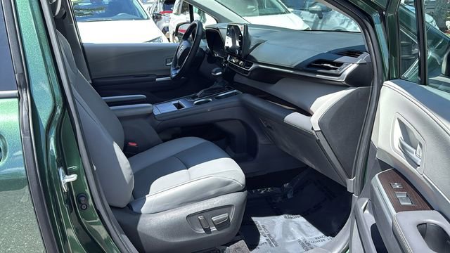 Certified 2022 Toyota Sienna XLE image 12