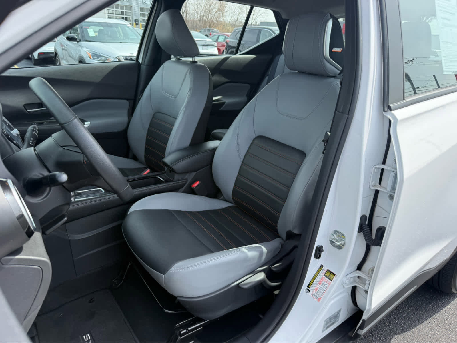 Used 2024 Nissan Kicks SR w/ SR Premium Package image 12