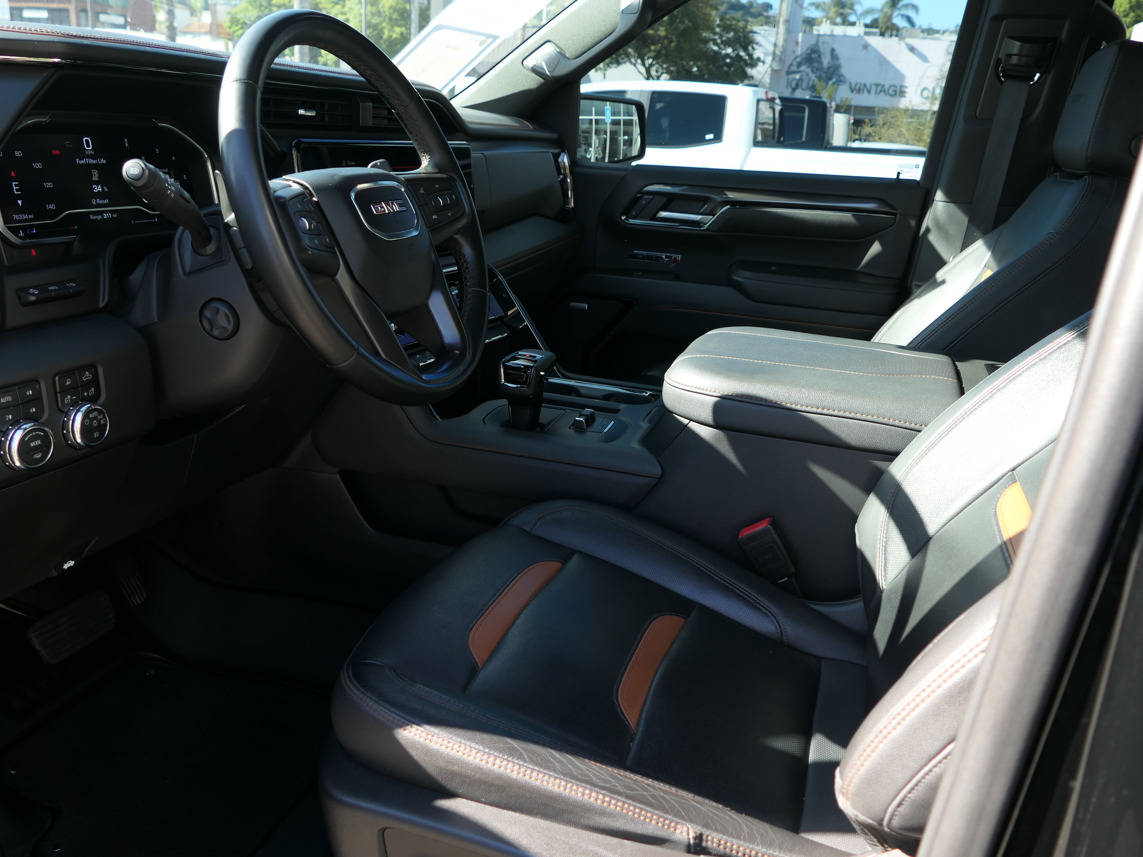 Used 2023 GMC Sierra 1500 AT4 w/ AT4 Premium Package AWD/4WD image 14