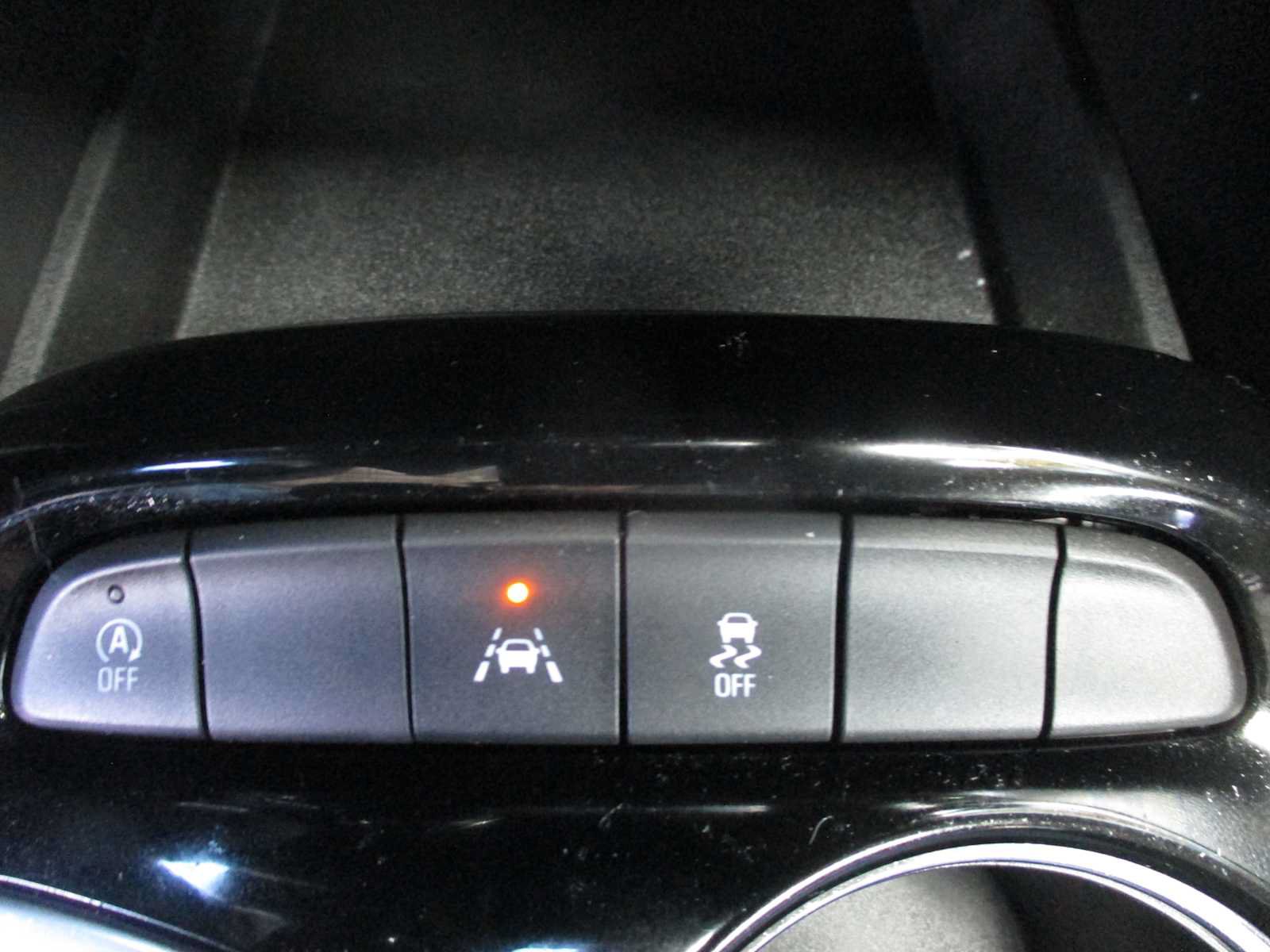 Used 2022 Buick Encore GX Preferred w/ Cold Weather Comfort Package FWD image 25