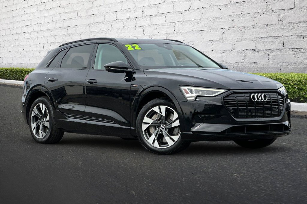 Used 2022 Audi e-tron Premium AWD/4WD image 2