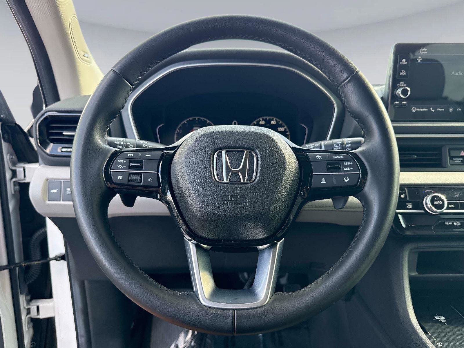 Certified 2024 Honda Pilot Touring image 30